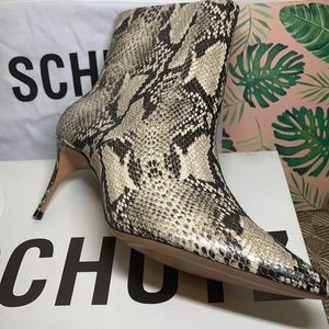 Schutz Snake ankle skin boots sz 9.5 NWT, box, bag